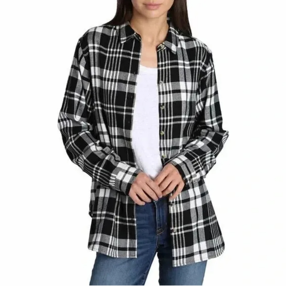 Jachs girlfriend black and white flannel with button front and pockets size smal